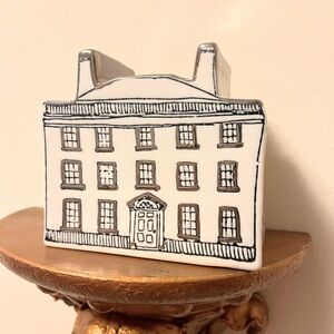 Molly Hatch ANTHROPOLOGIE Town Square House City Sculpture RARE